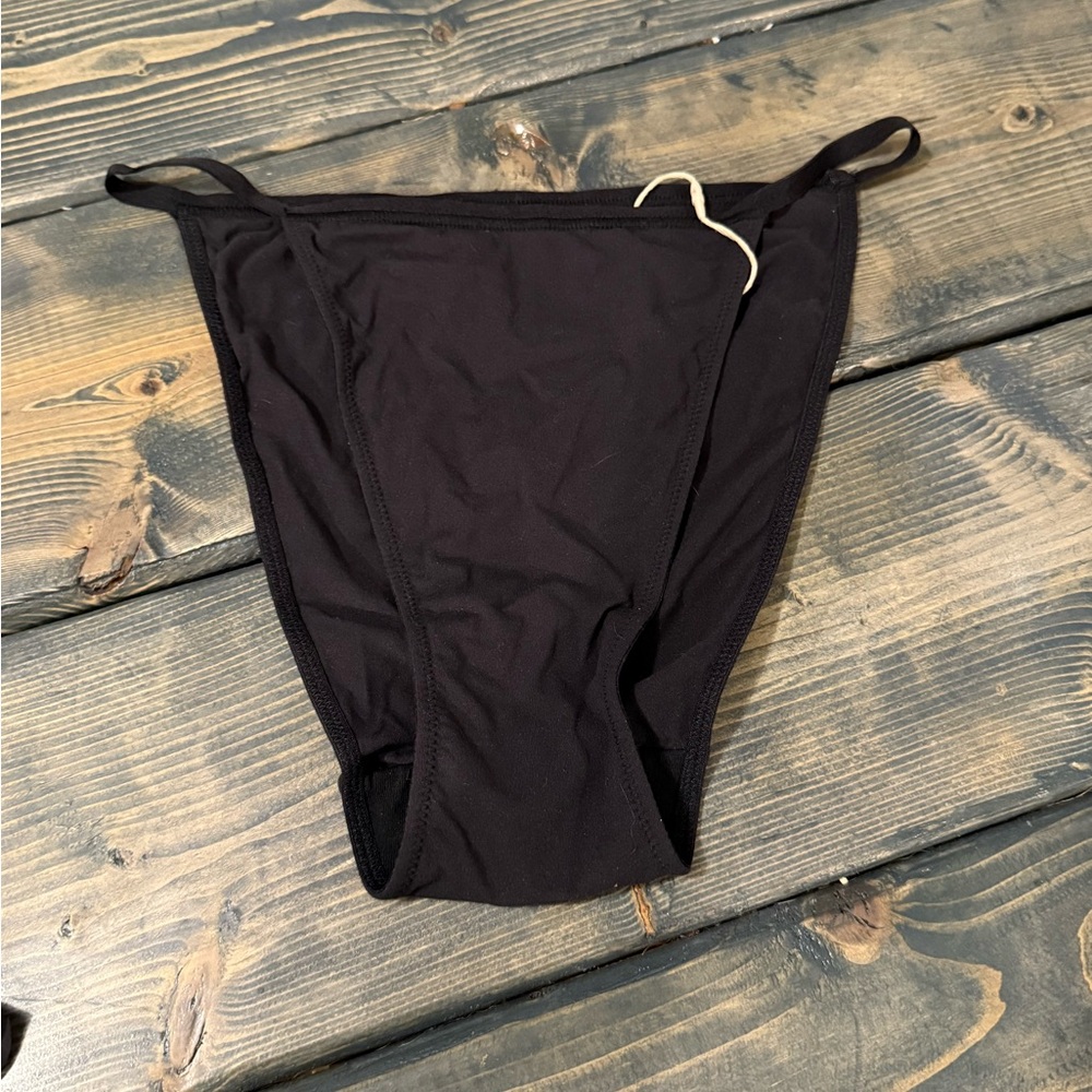 SKIMS Kim Kardashian Women’s Size M Black Pantie New With Tags!